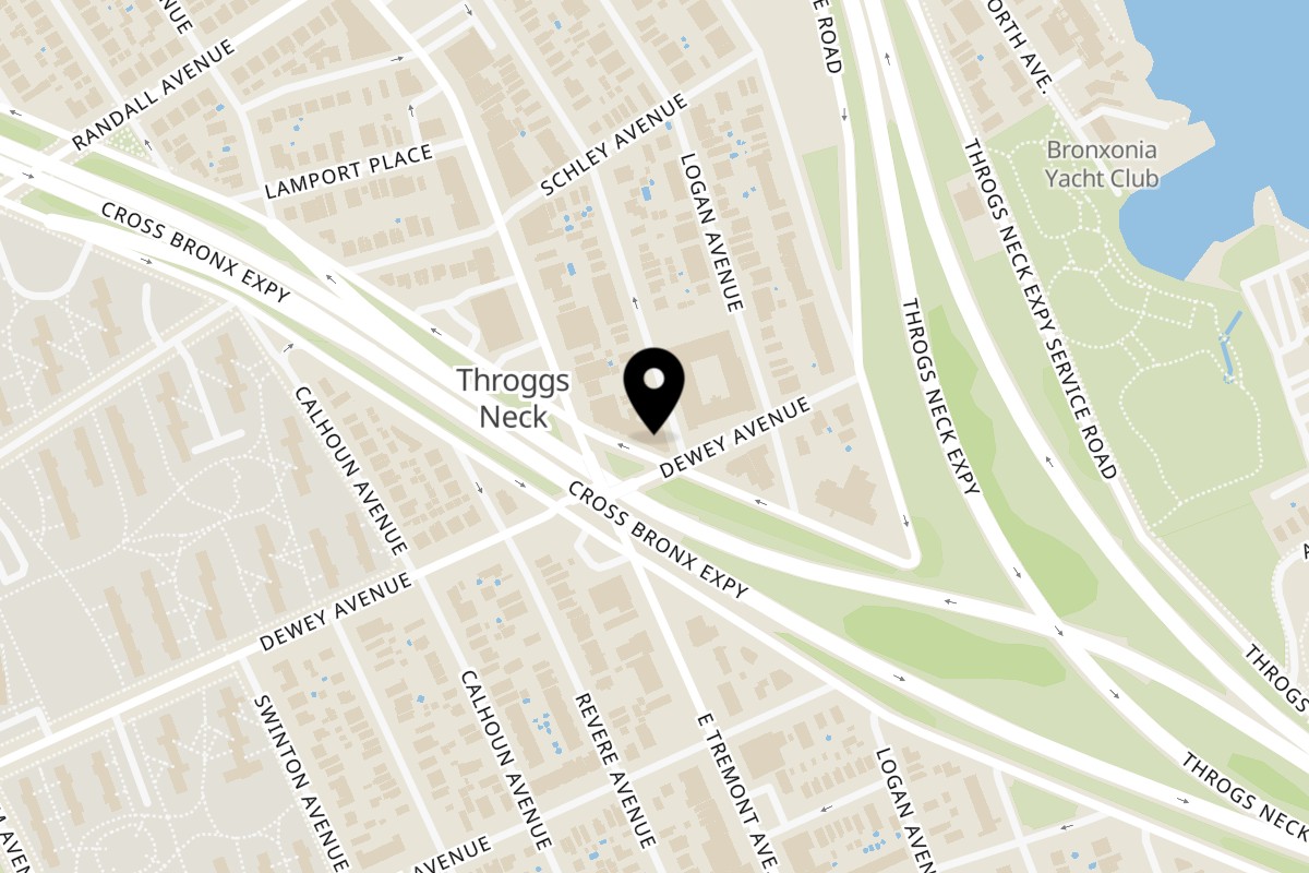 Map showing the location of La Reina Restaurant on 3035 Cross Bronx Expy in Bronx